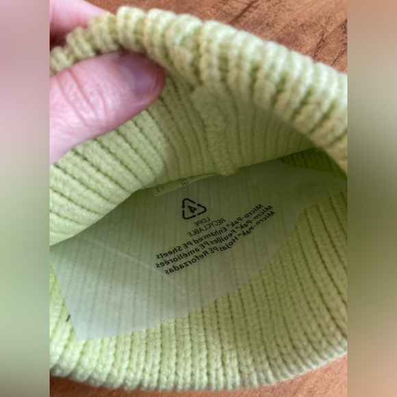 Fabletics The Beanie Lime Green NWT - Picture 4 of 4